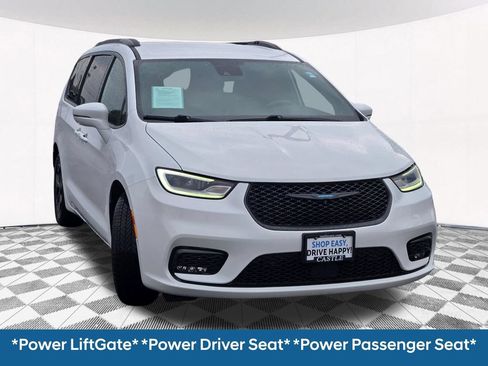 Used 2021 Chrysler Pacifica Touring-L w/ Uconnect Theater Family Group FWD image 7