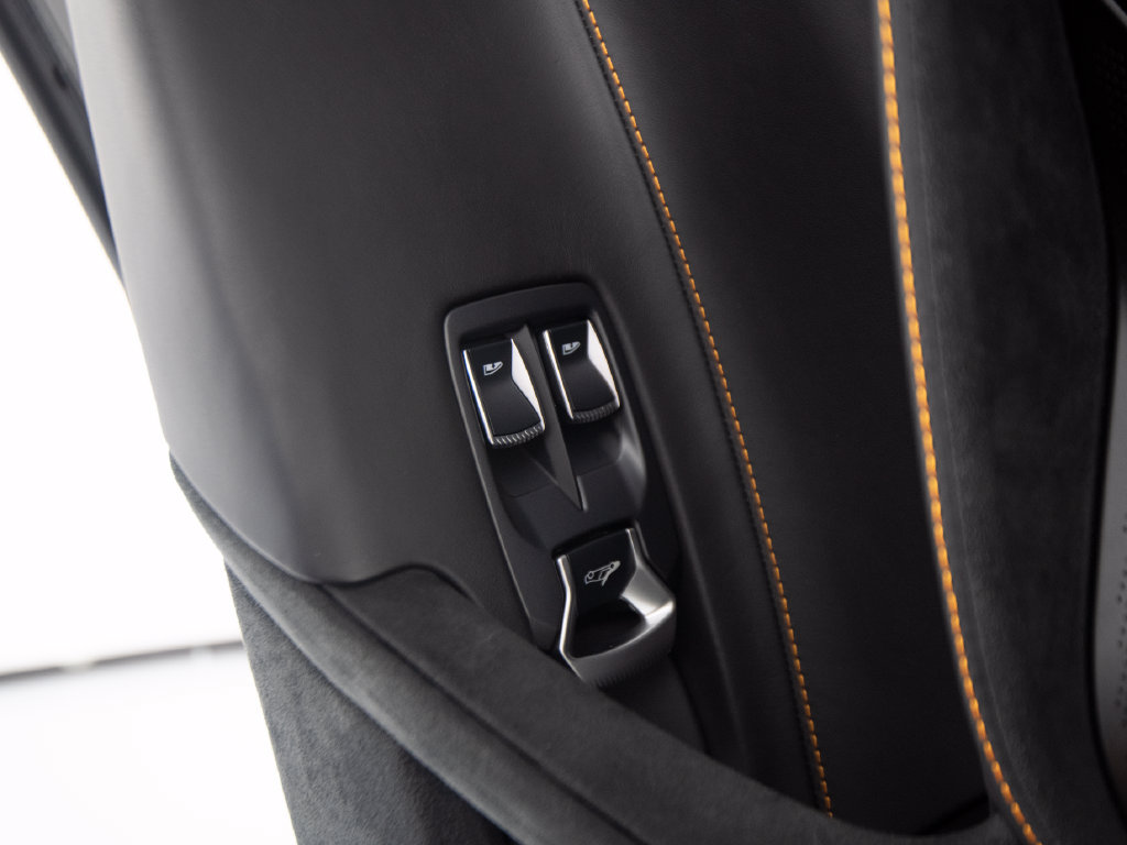 Used 2024 McLaren 750S Spider RWD image 14