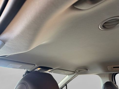 Certified 2026 Kia Carnival FWD image 23