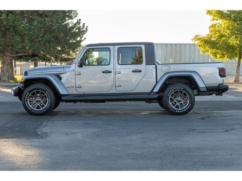 Used 2020 Jeep Gladiator Overland w/ Trailer Tow Package image 6