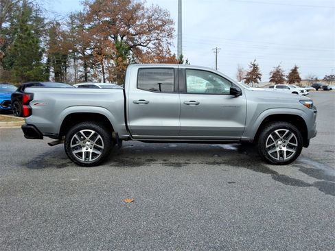 Certified 2024 Chevrolet Colorado Z71 w/ Z71 Convenience Package 2 image 4