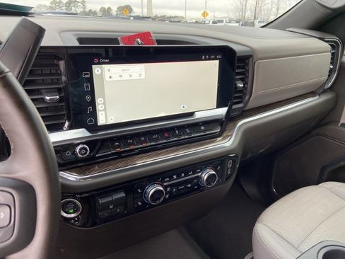 Used 2024 GMC Sierra 1500 SLE w/ Preferred Package image 36