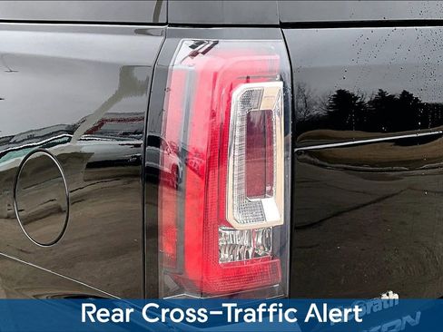 Used 2018 GMC Yukon Denali image 22