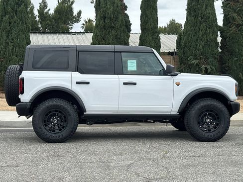 New 2026 Ford Bronco Badlands AWD/4WD image 3