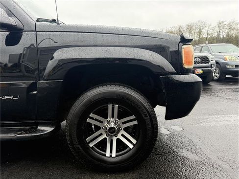 Used 1999 GMC Yukon Denali image 6