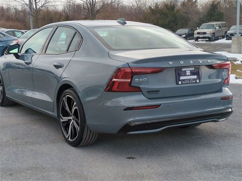 Used 2024 Volvo S60 B5 Core image 5