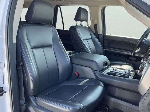 Certified 2024 Ford Expedition XLT image 18