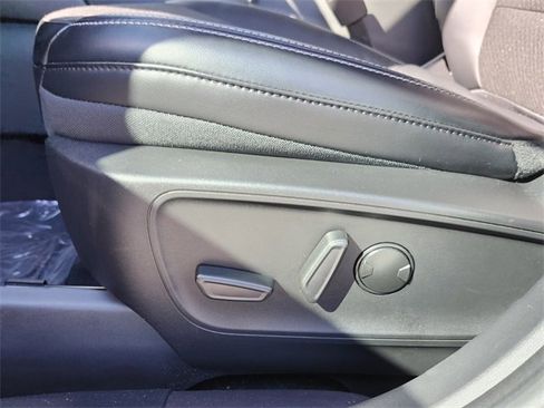 Used 2023 Ford Escape SE image 10