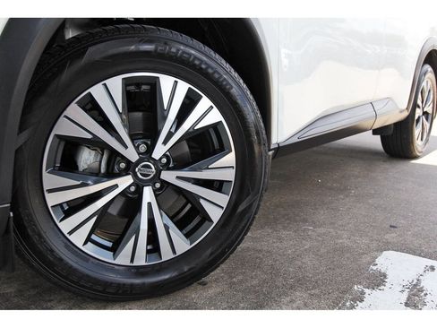 Certified 2021 Nissan Rogue SV w/ Premium Package FWD image 29