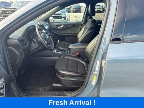 Used 2025 Ford Escape ST-Line FWD image 2