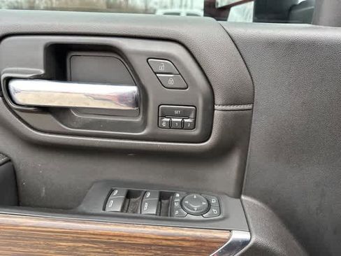 Used 2022 Chevrolet Silverado 2500 High Country w/ Technology Package image 16
