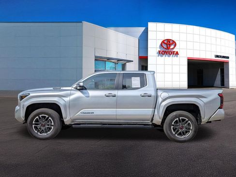 Used 2025 Toyota Tacoma TRD Sport w/ TRD Sport Upgrade Package AWD/4WD image 14