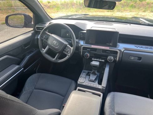 Used 2025 Toyota Tacoma SR5 RWD image 9