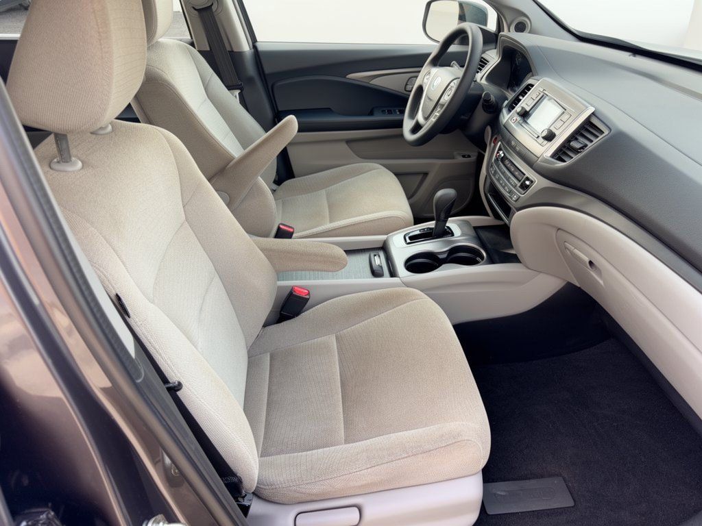 Used 2016 Honda Pilot LX image 30