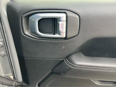 Used 2021 Jeep Gladiator Overland w/ Popular Equipment Package image 22