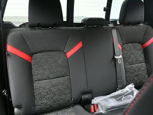 Used 2024 Chevrolet Colorado Z71 w/ Z71 Convenience Package 2 image 21