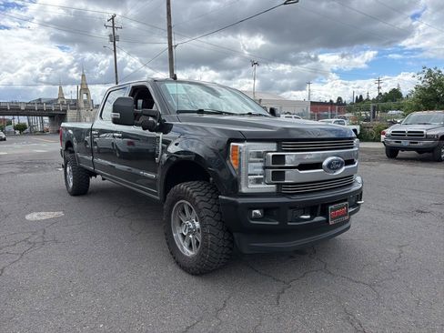 Used 2019 Ford F350 Limited AWD/4WD image 7