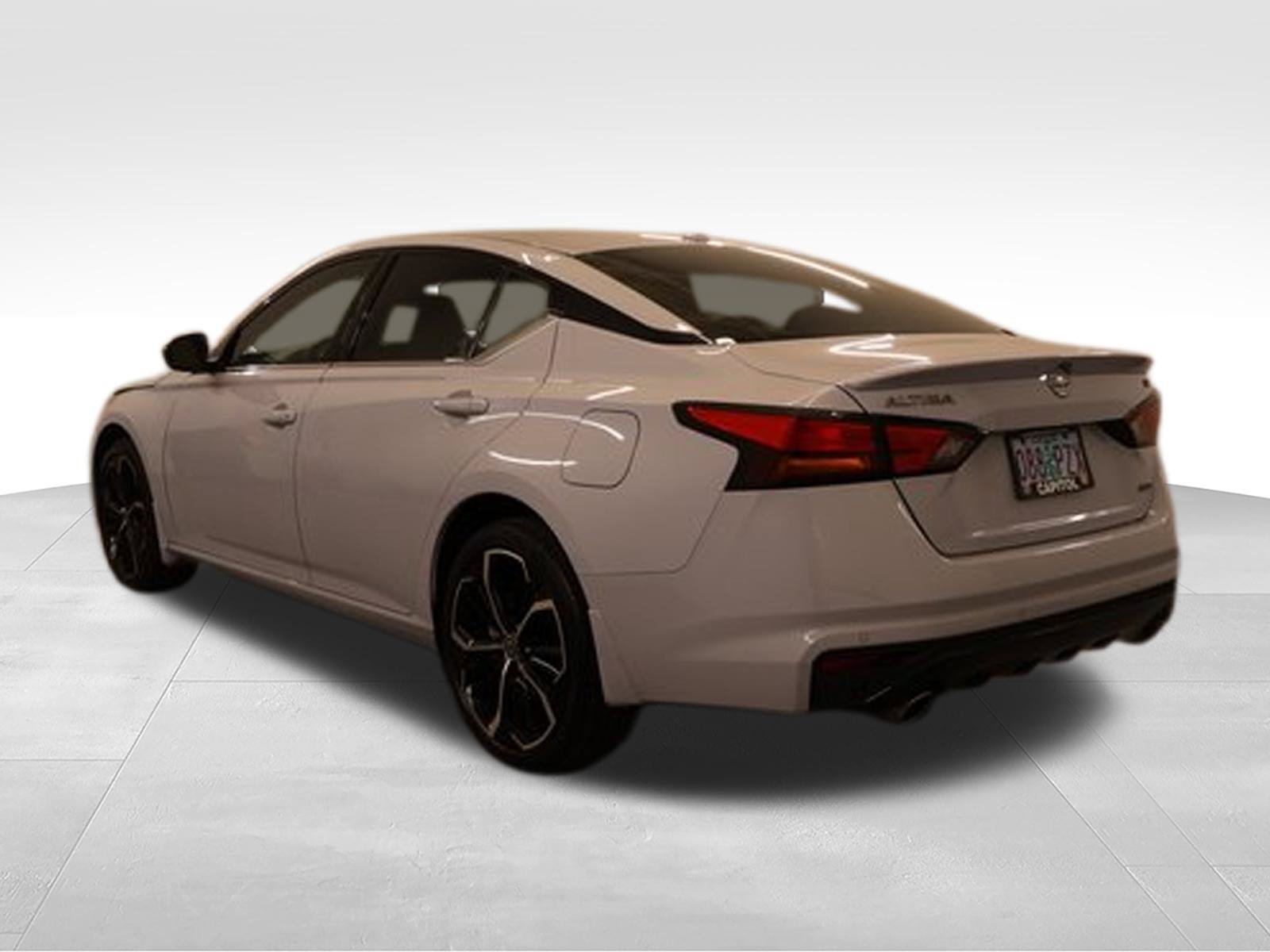 Certified 2023 Nissan Altima 2.5 SR w/ SR Premium Package AWD/4WD image 4