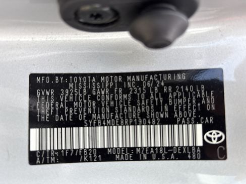 Used 2024 Toyota Corolla LE FWD image 6