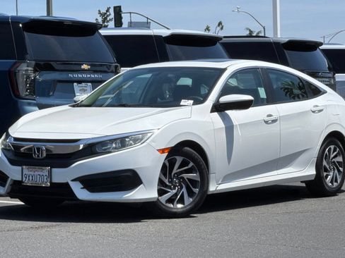 Used 2018 Honda Civic EX image 9