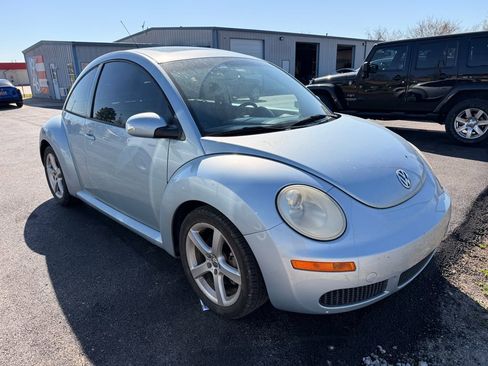 Used 2009 Volkswagen Beetle S image 3