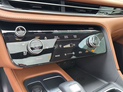 Used 2023 INFINITI QX60 Sensory w/ Cargo Package AWD/4WD image 28