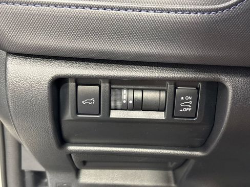 Used 2025 Subaru Forester Premium AWD/4WD image 27