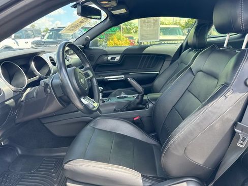 Used 2018 Ford Mustang GT Premium RWD image 19