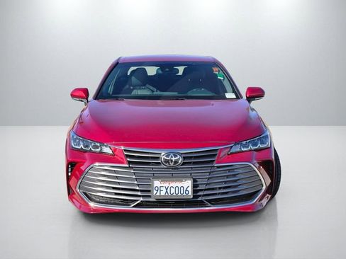 Used 2022 Toyota Avalon XLE image 3