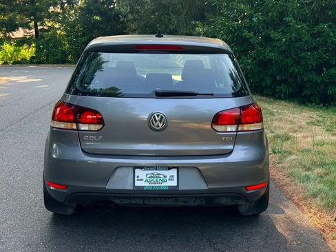 Used 2011 Volkswagen Golf TDI w/ Cold Weather Pkg FWD image 4