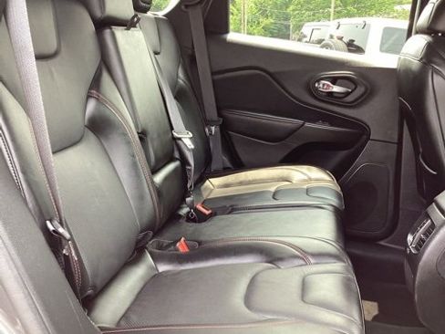 Used 2021 Jeep Cherokee Trailhawk w/ Premium Leather Package image 27