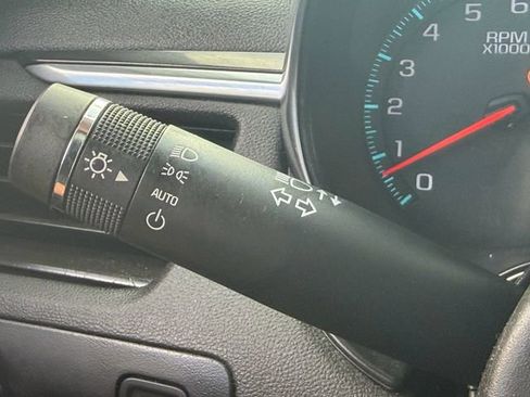 Used 2016 Chevrolet Impala LT FWD image 27