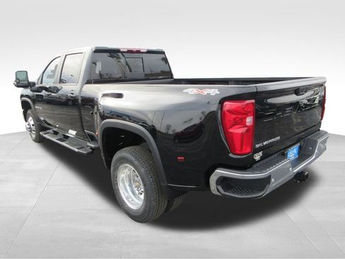 New 2026 Chevrolet Silverado 3500 LT image 4