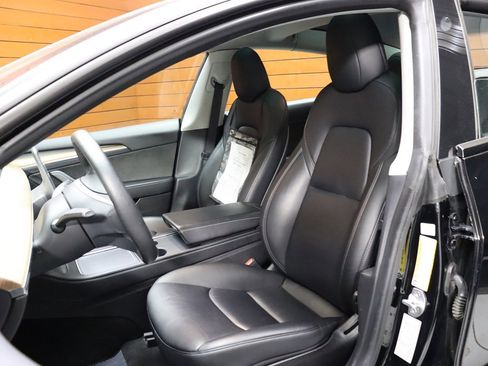 Used 2023 Tesla Model 3 Standard Range image 26