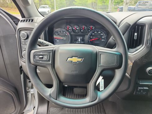 Used 2020 Chevrolet Silverado 1500 Custom w/ Custom Value Package AWD/4WD image 9