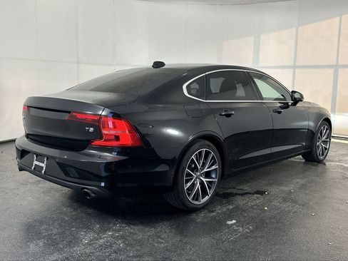 Used 2018 Volvo S90 T5 Momentum w/ Convenience Package image 11