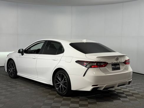Used 2023 Toyota Camry SE w/ Convenience Package FWD image 9