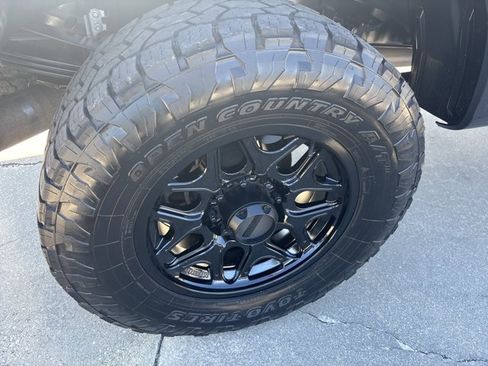 Used 2024 Ford F250 Platinum image 11