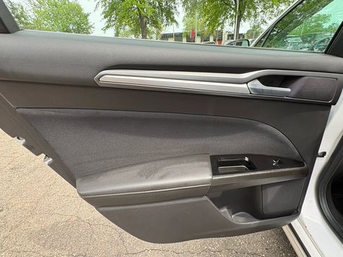 Used 2016 Ford Fusion SE image 20