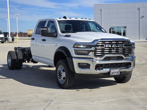 New 2026 RAM 5500 Tradesman w/ Chrome Appearance Group AWD/4WD image 3