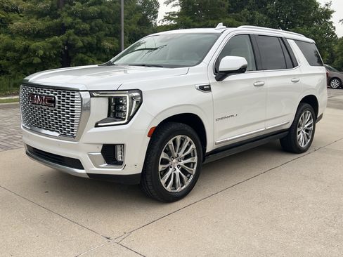 Used 2023 GMC Yukon Denali RWD image 4