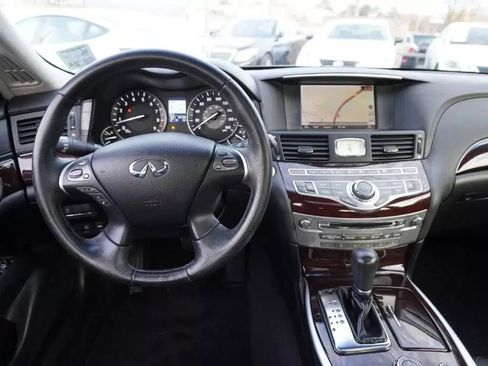 Used 2011 INFINITI M37 w/ Premium Pkg RWD image 38