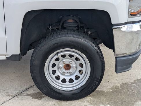 Used 2018 Chevrolet Silverado 1500 LT w/ All Star Edition RWD image 11