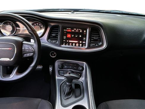 Used 2015 Dodge Challenger R/T RWD image 20