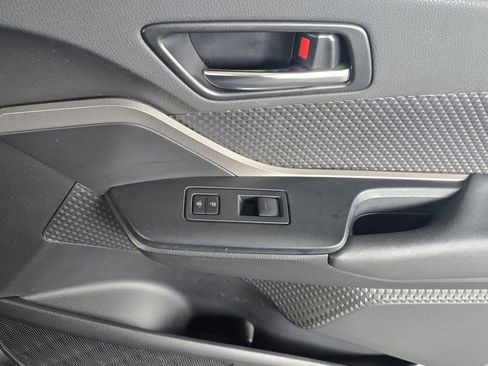 Used 2022 Toyota C-HR XLE image 24