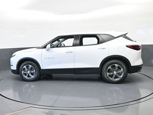 Used 2024 Chevrolet Blazer LT image 3