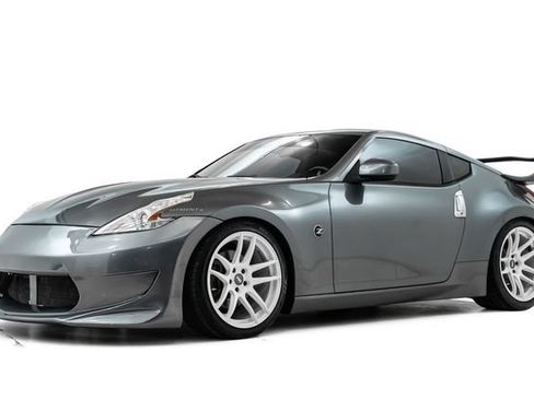 Used 2016 Nissan 370Z Coupe RWD image 7