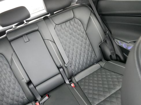 Used 2025 Genesis GV70 3.5T Sport w/ Sport Advanced Package image 14