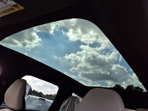 New 2025 Volvo EX90 Ultra w/ Protection Package Premier image 10