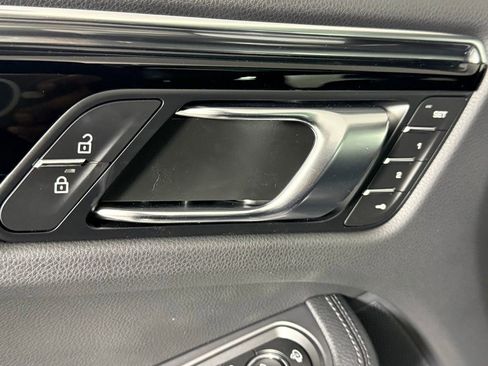 New 2026 Porsche Macan image 35